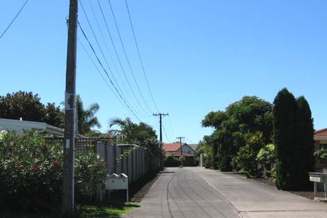 Photo of property in 2/96 Nile Road, Milford, Auckland, 0620