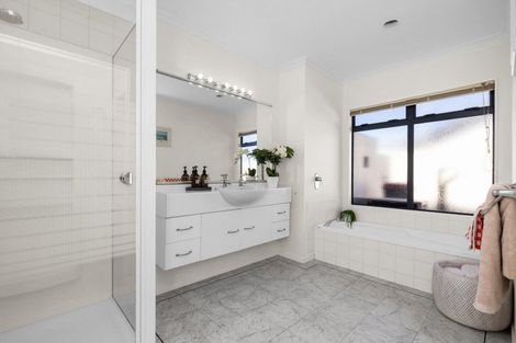 Photo of property in 48 Kensington Drive, Taradale, Napier, 4112