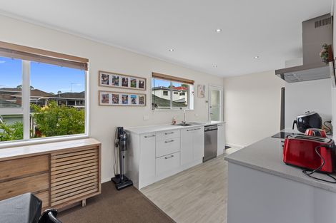 Photo of property in 2/31 Pakira Avenue, Glendene, Auckland, 0602