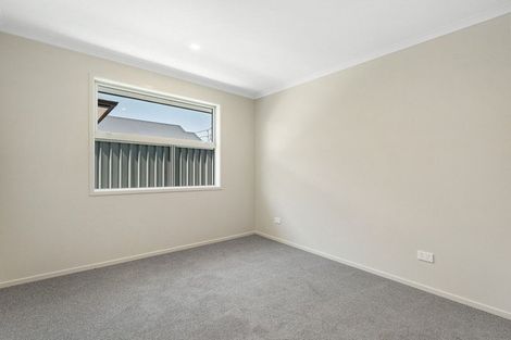 Photo of property in 23 Tabraham Crescent, Pyes Pa, 3112