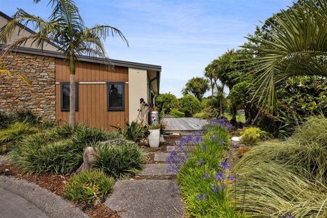 Photo of property in 1b Links Drive, Waiwhakaiho, New Plymouth, 4312