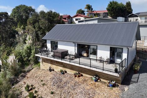 Photo of property in 14 Waterview Place, Haruru, 0204