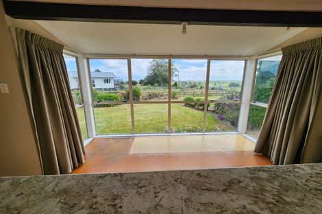 Photo of property in 15 Locket Road, Glenfield, Auckland, 0629
