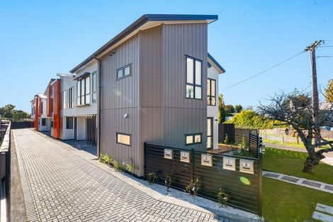 Photo of property in 8c Rowan Terrace, Te Atatu South, Auckland, 0610