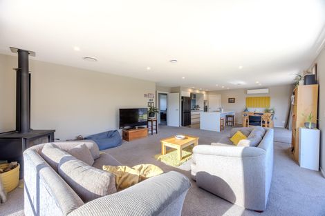 Photo of property in 4 Kingfisher Crescent, Albert Town, Wanaka, 9305