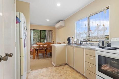 Photo of property in 21 Flaunty Place, West Harbour, Auckland, 0618