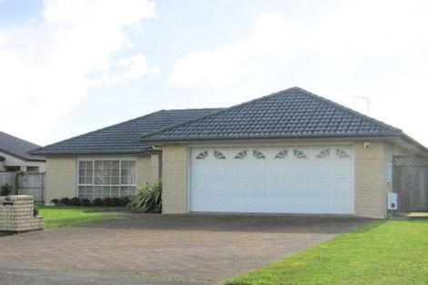 Photo of property in 48 Claremont Way, East Tamaki Heights, Auckland, 2016