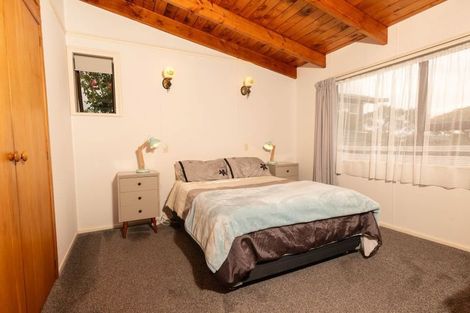 Photo of property in 68 Muir Avenue, Mangere Bridge, Auckland, 2022