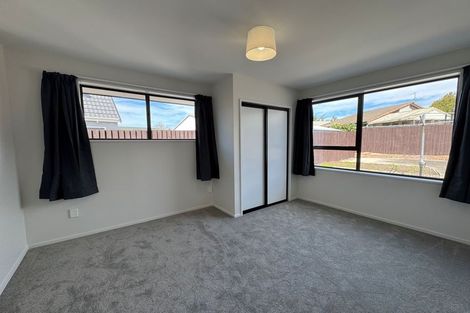 Photo of property in 2 Pyatt Place, Redwood, Christchurch, 8051