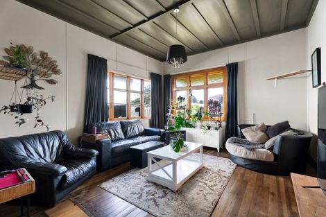 Photo of property in 33 Gaine Street, New Plymouth, 4310