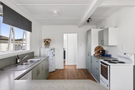 Photo of property in 5 Kara Street, Outer Kaiti, Gisborne, 4010