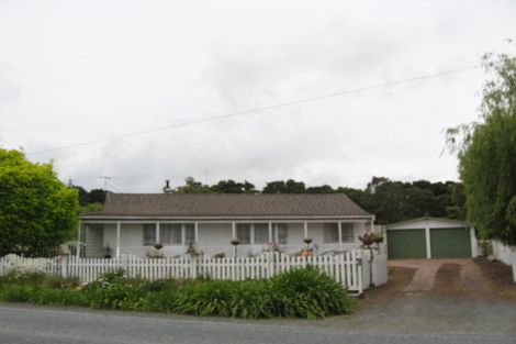 Photo of property in 44 Waikoukou Valley Road, Waimauku, 0812