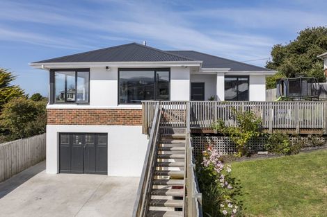 Photo of property in 11 Middleton Road, Kew, Dunedin, 9012