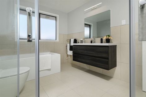 Photo of property in 8 Gordon Stanley Drive, Massey, Auckland, 0614