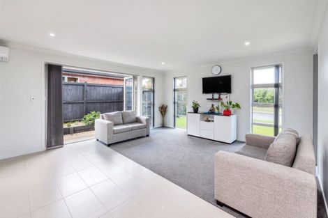 Photo of property in 40 Castellina Drive, Karaka, Papakura, 2113