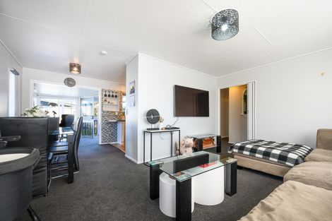 Photo of property in 44 Kaimanawa Street, Kelvin Grove, Palmerston North, 4414