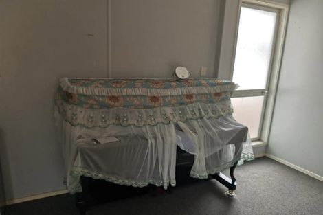 Photo of property in 35 Malmo Place, Massey, Auckland, 0614