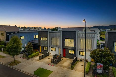 Photo of property in 25 Konoba Avenue, Kumeu, 0810