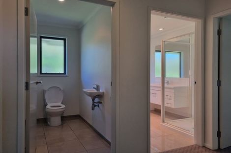 Photo of property in 19 Fernbrook Drive, Hurworth, New Plymouth, 4310