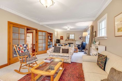 Photo of property in 6 Awatea Terrace, Hokowhitu, Palmerston North, 4410