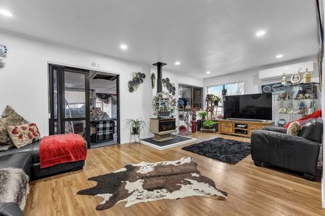 Photo of property in 31 Redwood Drive, Massey, Auckland, 0614
