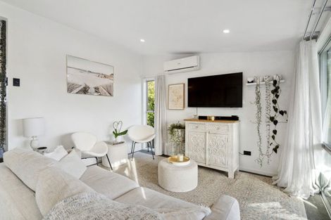 Photo of property in 5/7 Balmain Road, Birkenhead, Auckland, 0626