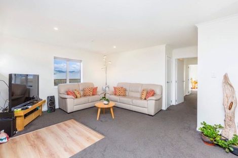 Photo of property in 115 Riverstone Drive, Riverstone Terraces, Upper Hutt, 5018