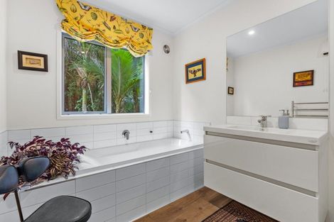 Photo of property in 296 Motutara Road, Muriwai, Waimauku, 0881