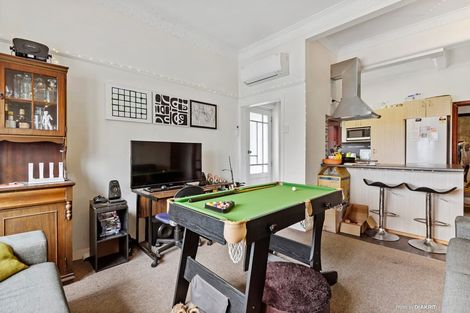 Photo of property in Ambassador Flats, 2/7 Maurice Terrace, Te Aro, Wellington, 6011