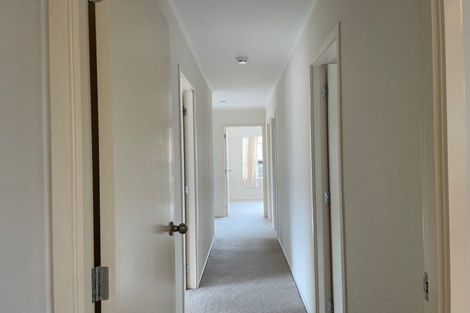 Photo of property in 72 Gossamer Drive, Pakuranga Heights, Auckland, 2010