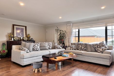 Photo of property in 6 Old Park Place, Takanini, 2112