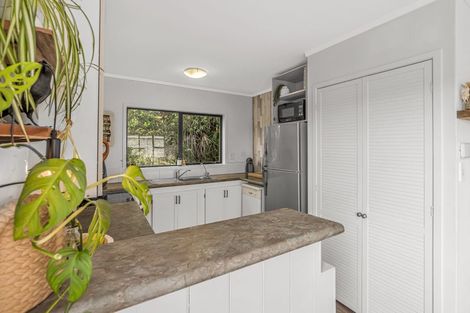 Photo of property in 6 Rautawhiri Road, Helensville, 0800
