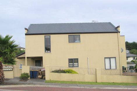 Photo of property in 4/14 Ponderosa Drive, Oteha, Auckland, 0632