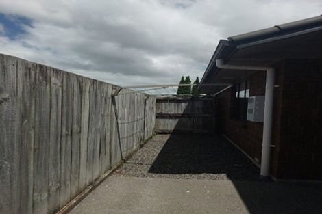 Photo of property in 108u3 Old Farm Road, Hamilton East, Hamilton, 3216