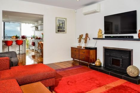 Photo of property in 148 Luckens Road, West Harbour, Auckland, 0618