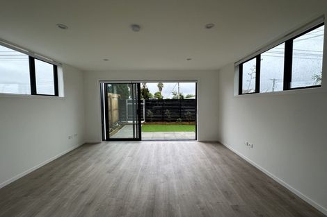 Photo of property in 5/12 Tawa Road, Te Atatu Peninsula, Auckland, 0610