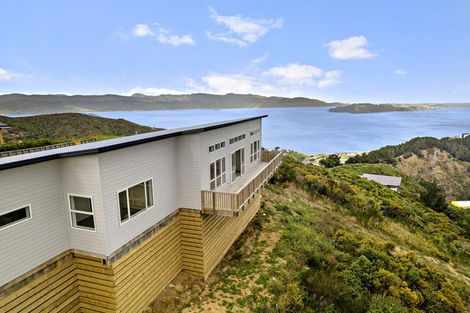 Photo of property in 24 Grumman Lane, Newlands, Wellington, 6037