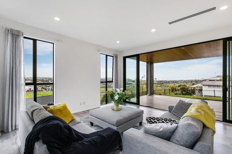 Photo of property in 98 Wainui Road, Silverdale, 0932