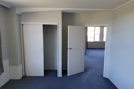 Photo of property in Grandstand Apartments, 37/80u Kent Terrace, Mount Victoria, Wellington, 6011