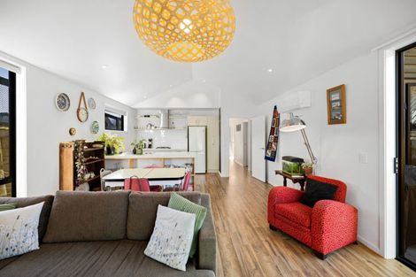 Photo of property in 2 Huxley Place, Lake Hayes, Queenstown, 9304