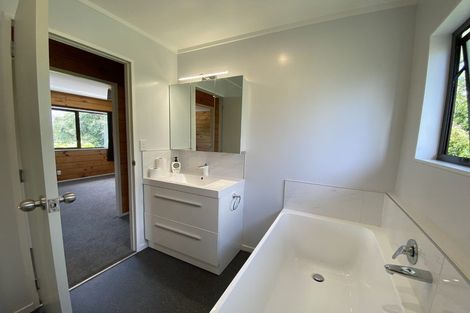 Photo of property in 27a Holiday Road, Stanmore Bay, Whangaparaoa, 0932