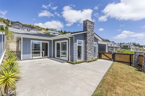 Photo of property in 5 Madeira Close, Whitby, Porirua, 5024
