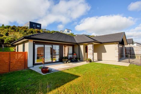 Photo of property in 24 Queen Charlotte Drive, Aotea, Porirua, 5024
