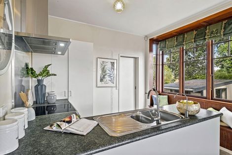Photo of property in 13 Islington Avenue, New Lynn, Auckland, 0600