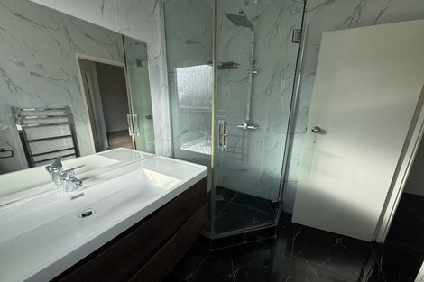 Photo of property in 575 East Coast Road, Browns Bay, Auckland, 0630