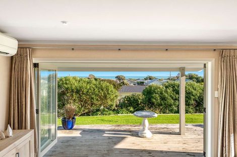 Photo of property in 153 Cornfoot Street, Castlecliff, Whanganui, 4501