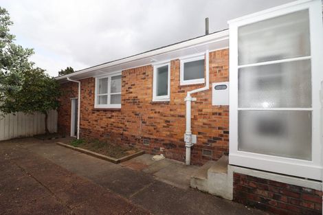 Photo of property in 2/95 Pakuranga Road, Pakuranga, Auckland, 2010