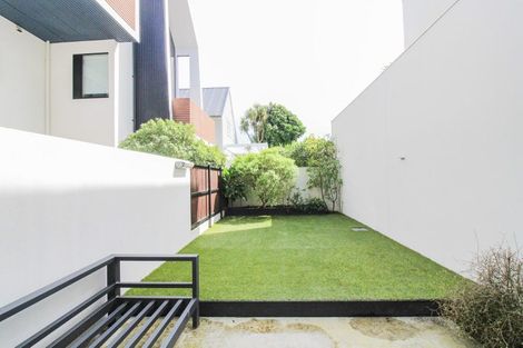 Photo of property in 76 Brougham Street, Mount Victoria, Wellington, 6011