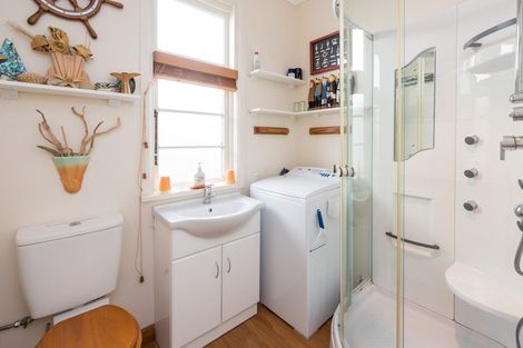 Photo of property in 11-19 Wellington Street, Picton, 7220