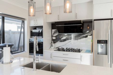 Photo of property in 3 Silver Beech Street, Takanini, 2110